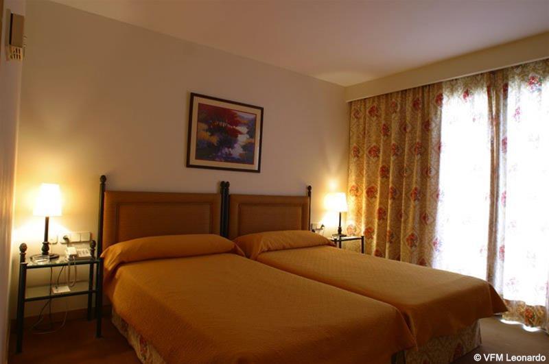Termes Montbrio Hotel & Spa Montbrió del Camp Cameră foto